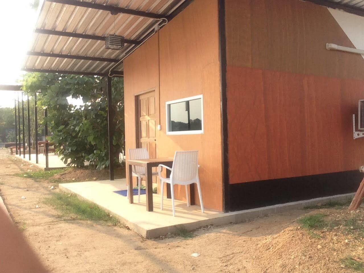 The Riverpool Resort And Spa Kanchanaburi Luaran gambar