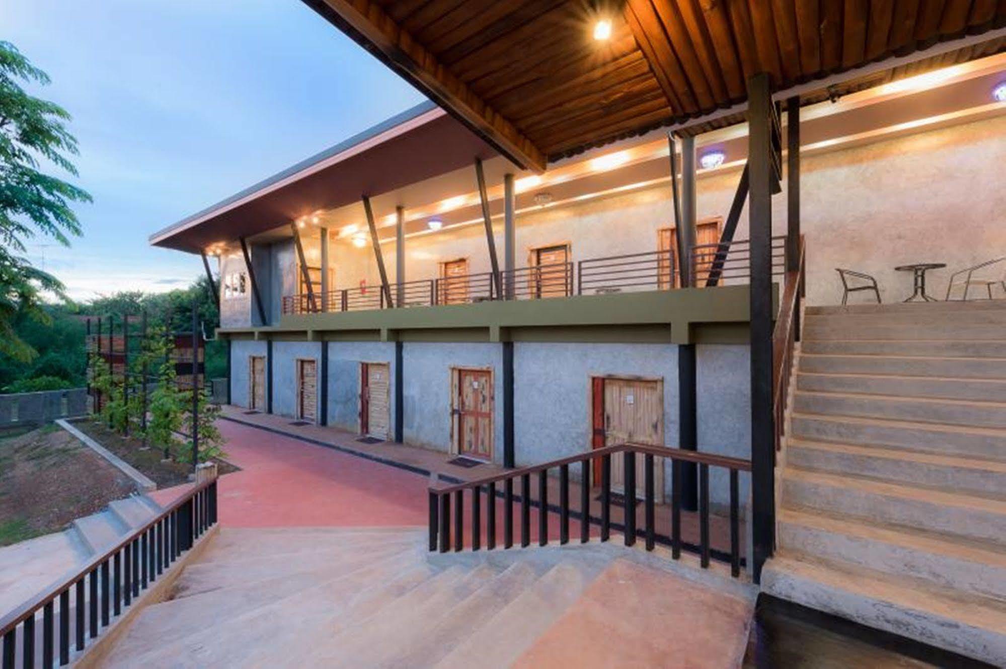 The Riverpool Resort And Spa Kanchanaburi Luaran gambar
